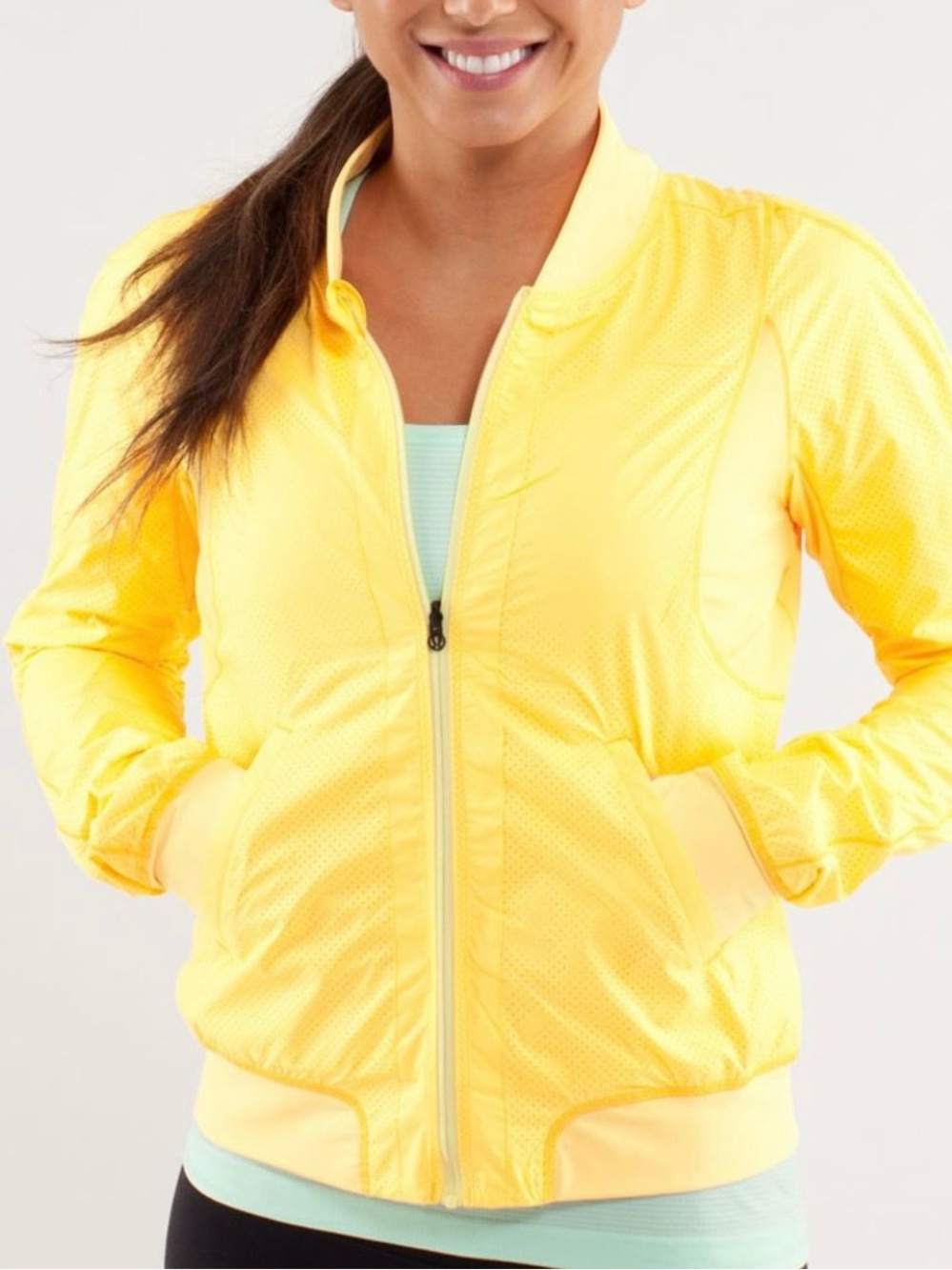 Lululemon Run: Two To Make It True Jacket
Mellow Lemon / Burning Yellow
